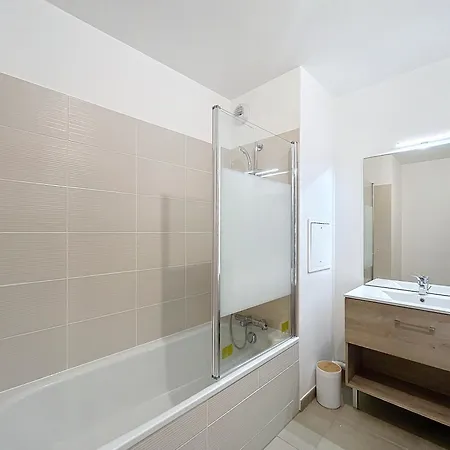 Le Bleuet - Proche Paris - 2 Bdr - Terrasse Apartment Bezons